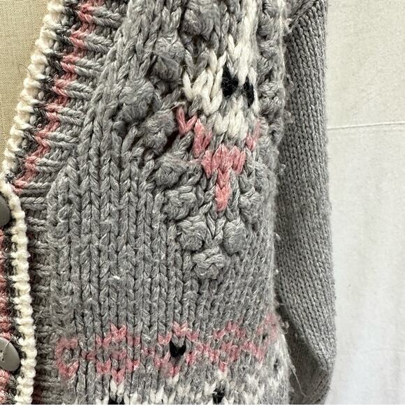 Koret cottagecore gray knit pom pom semi cropped cardigan sweater Size Petite - Picture 6 of 16